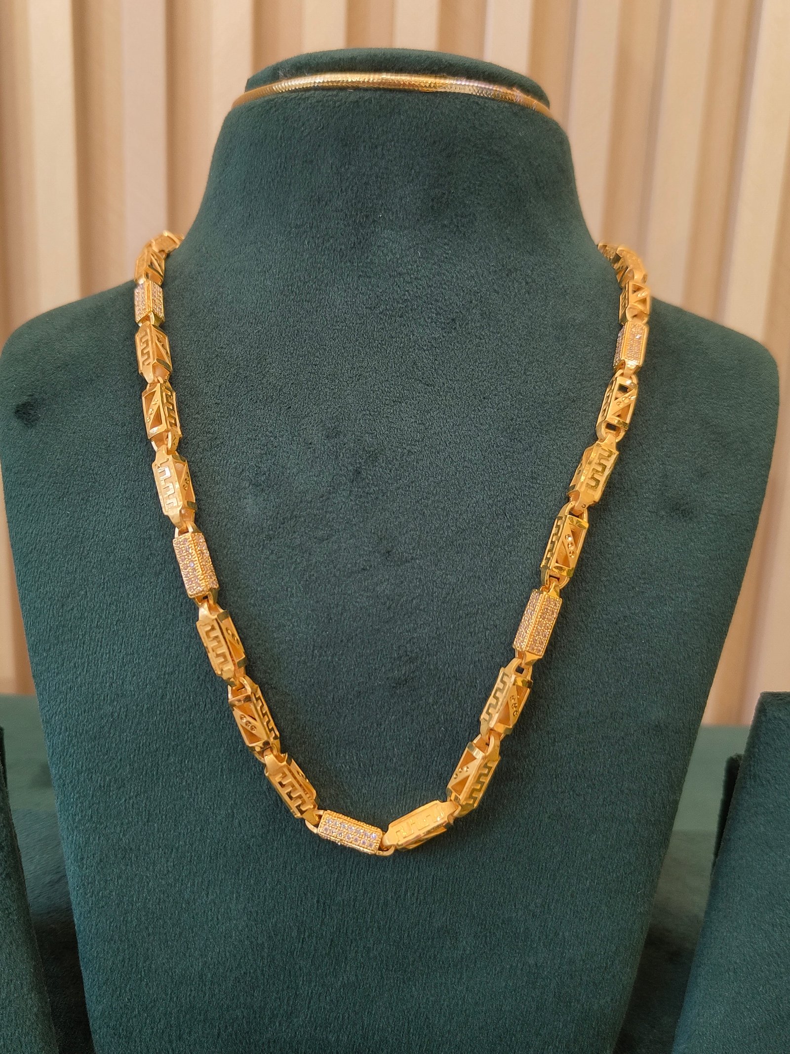 Classy Link Gold Chain