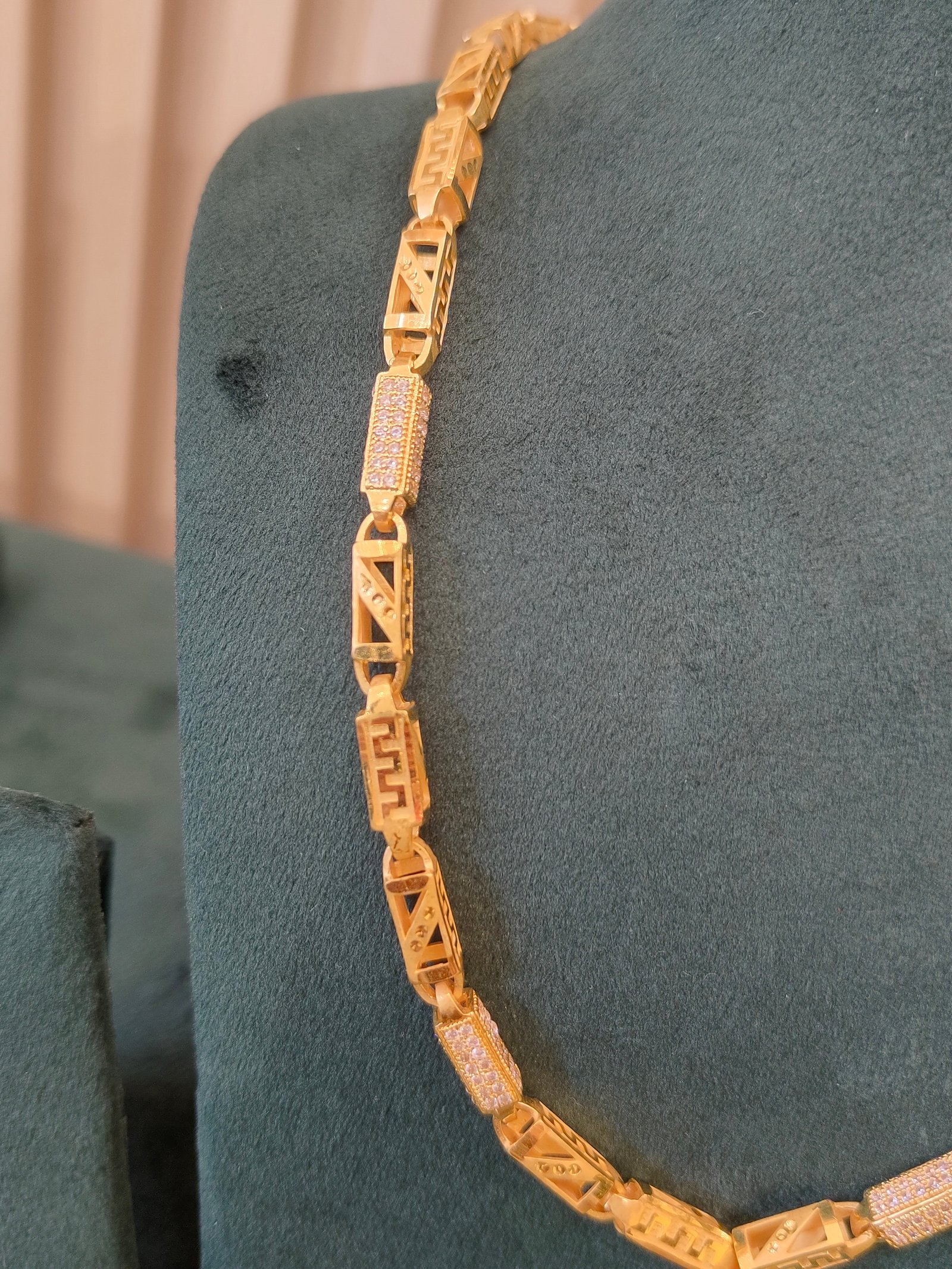 Classy Link Gold Chain