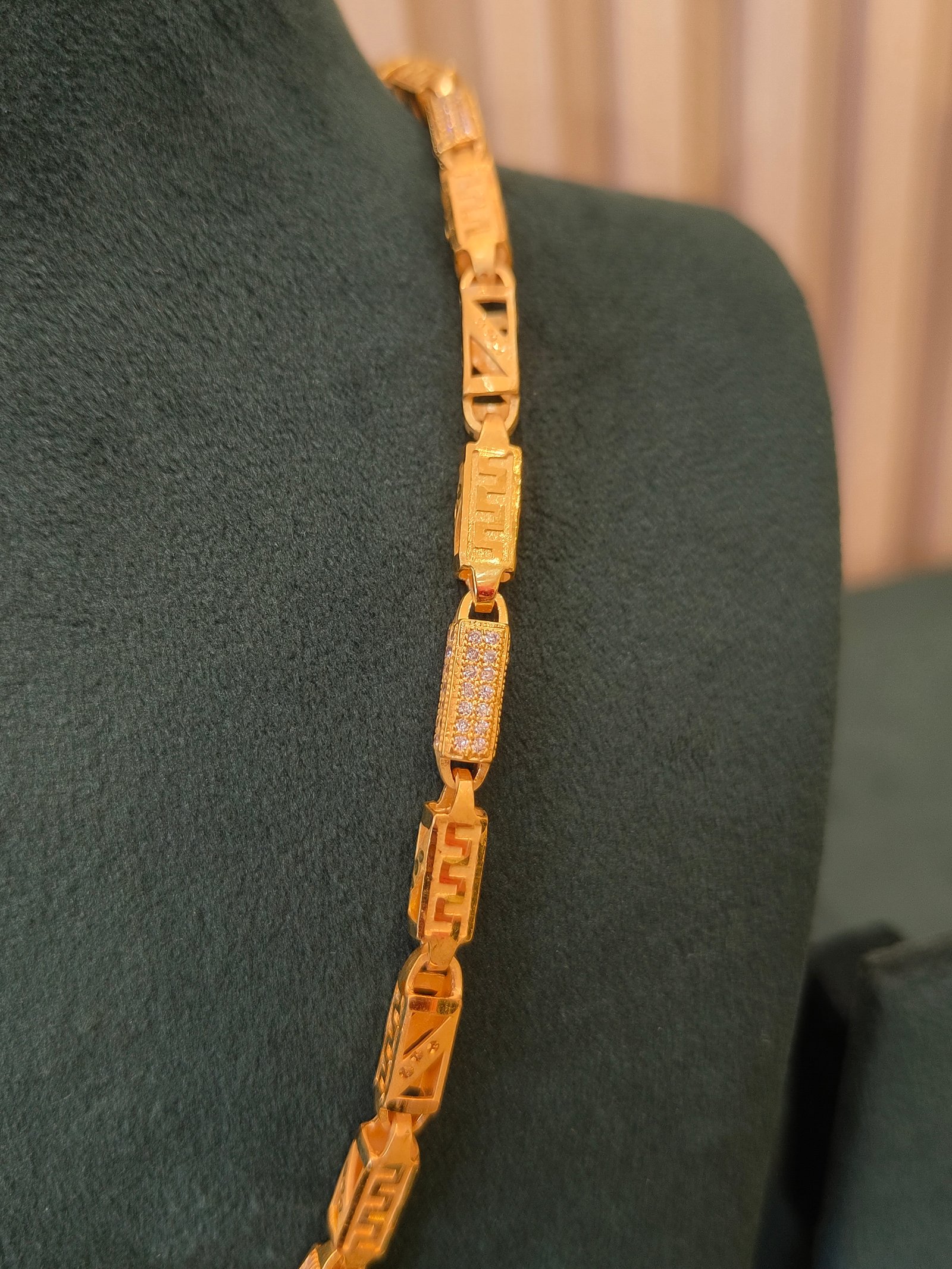 Classy Link Gold Chain