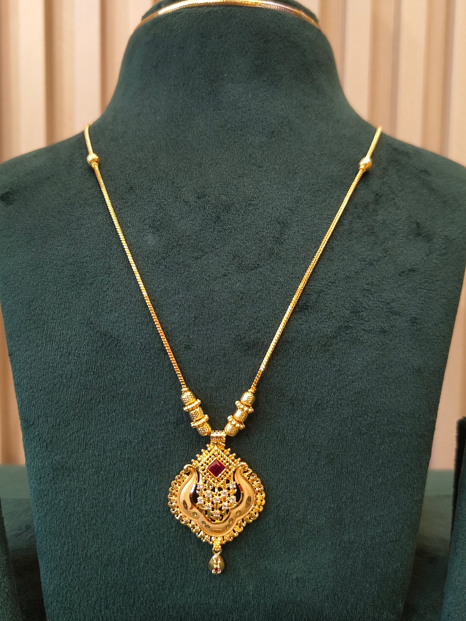 Heirloom Rhombus Gold Pendant and Earrings Set