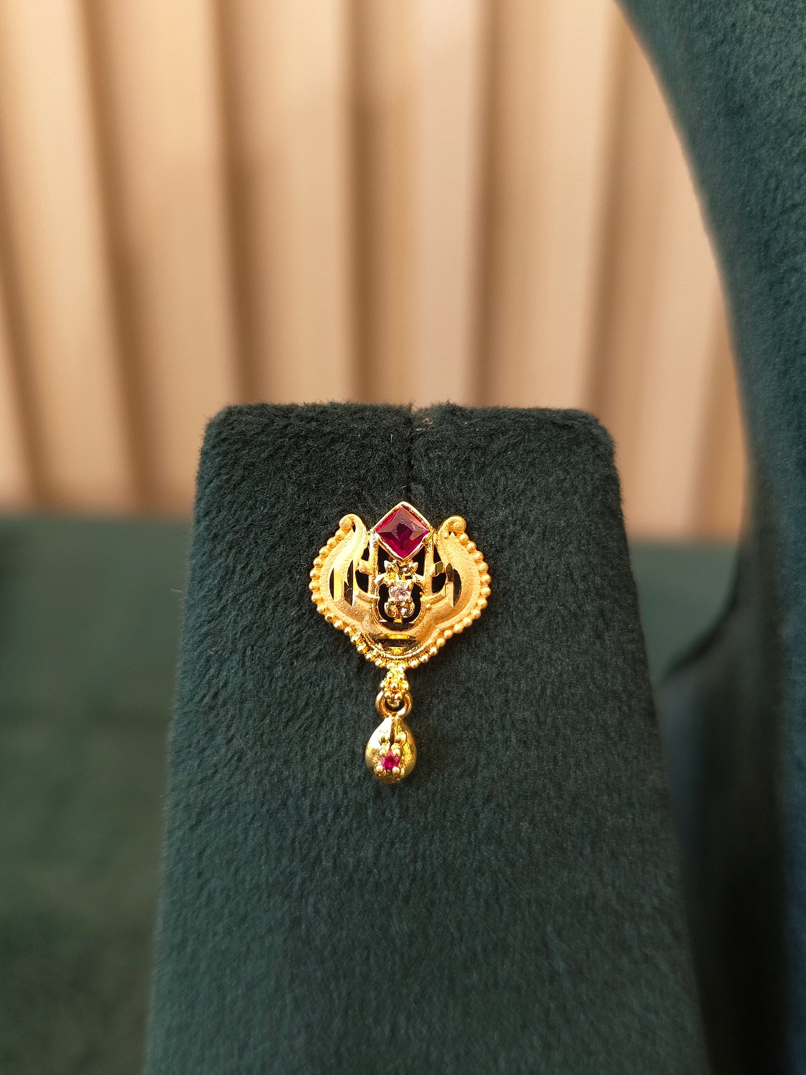 Heirloom Rhombus Gold Pendant and Earrings Set