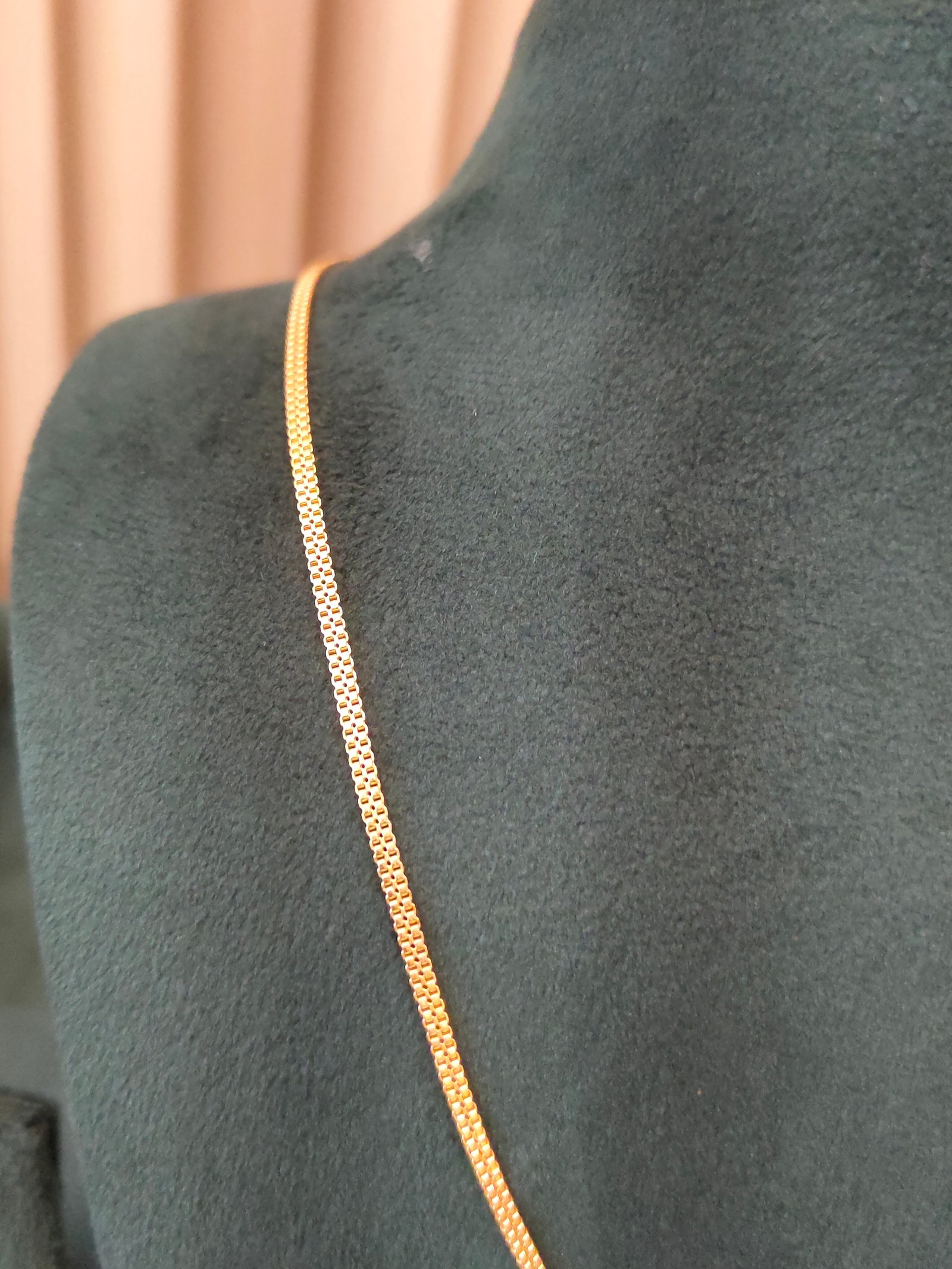 Floral Gold Pendant and Earrings Set