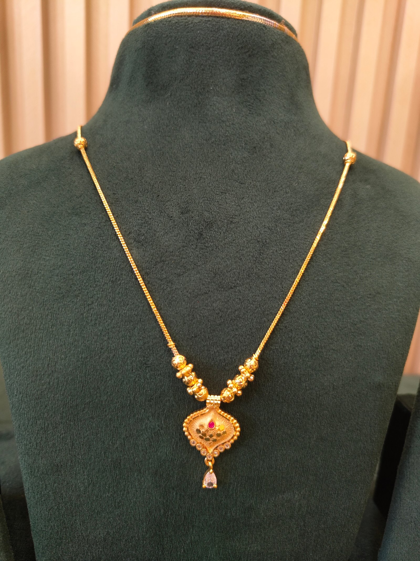 Crimson Leaf Gold Pendant and Earrings Set