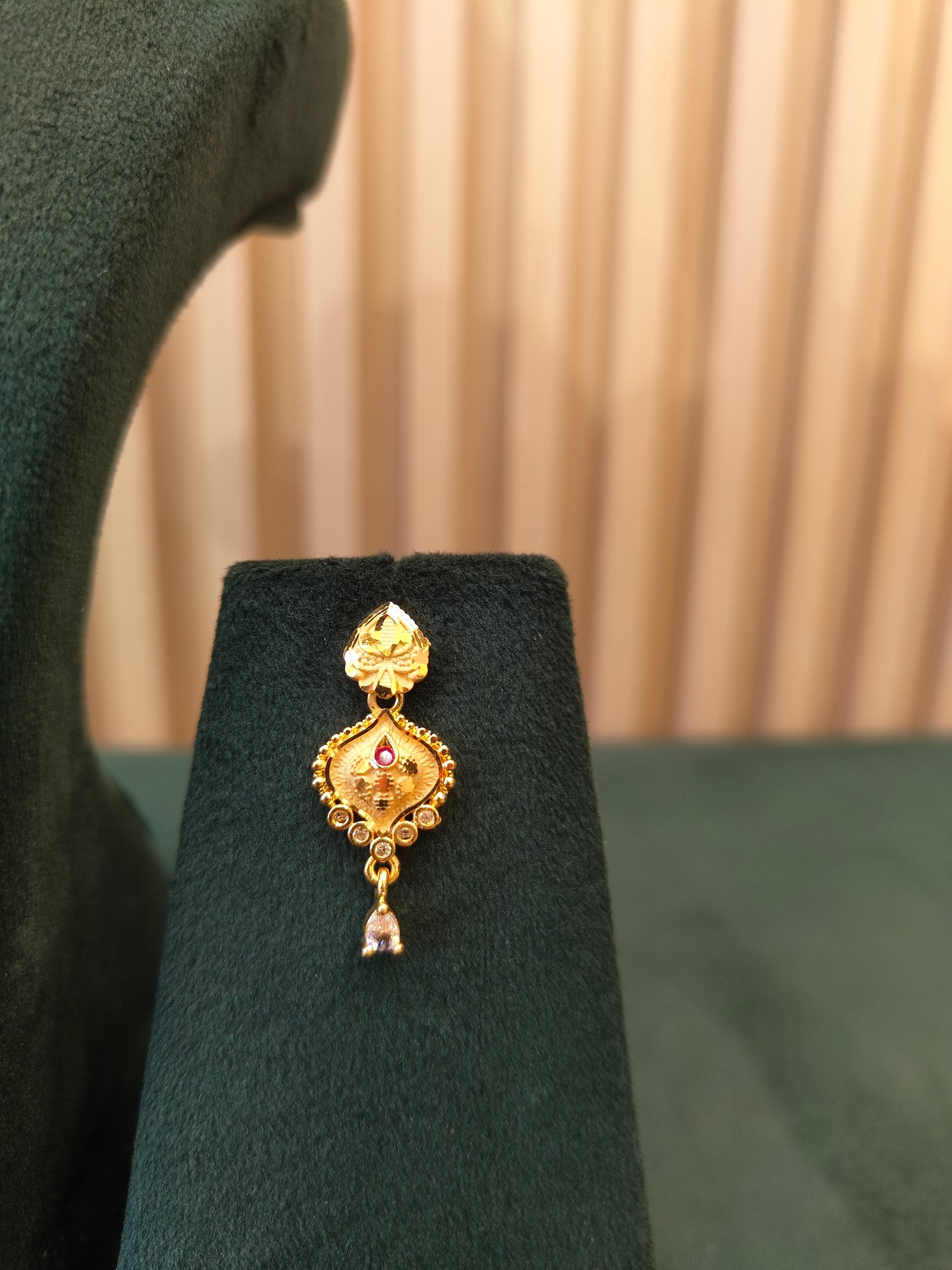 Crimson Leaf Gold Pendant and Earrings Set