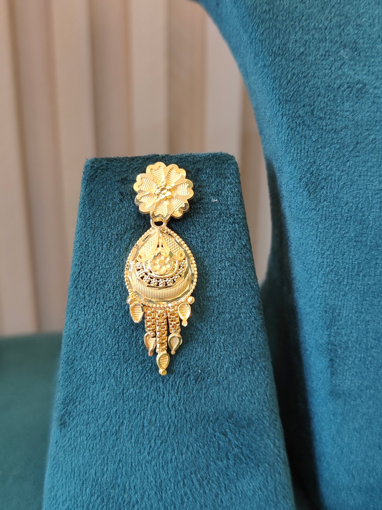 Royal Floral Gold Necklace Set