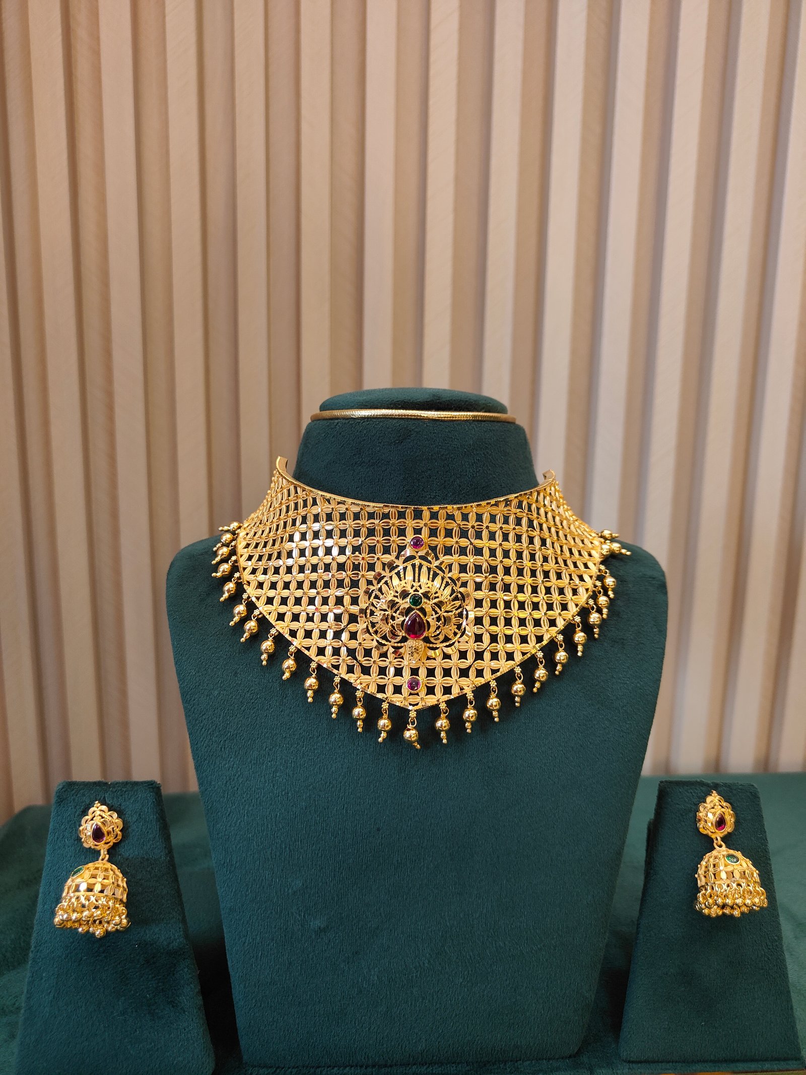 Heart Bloom Gold Necklace Set