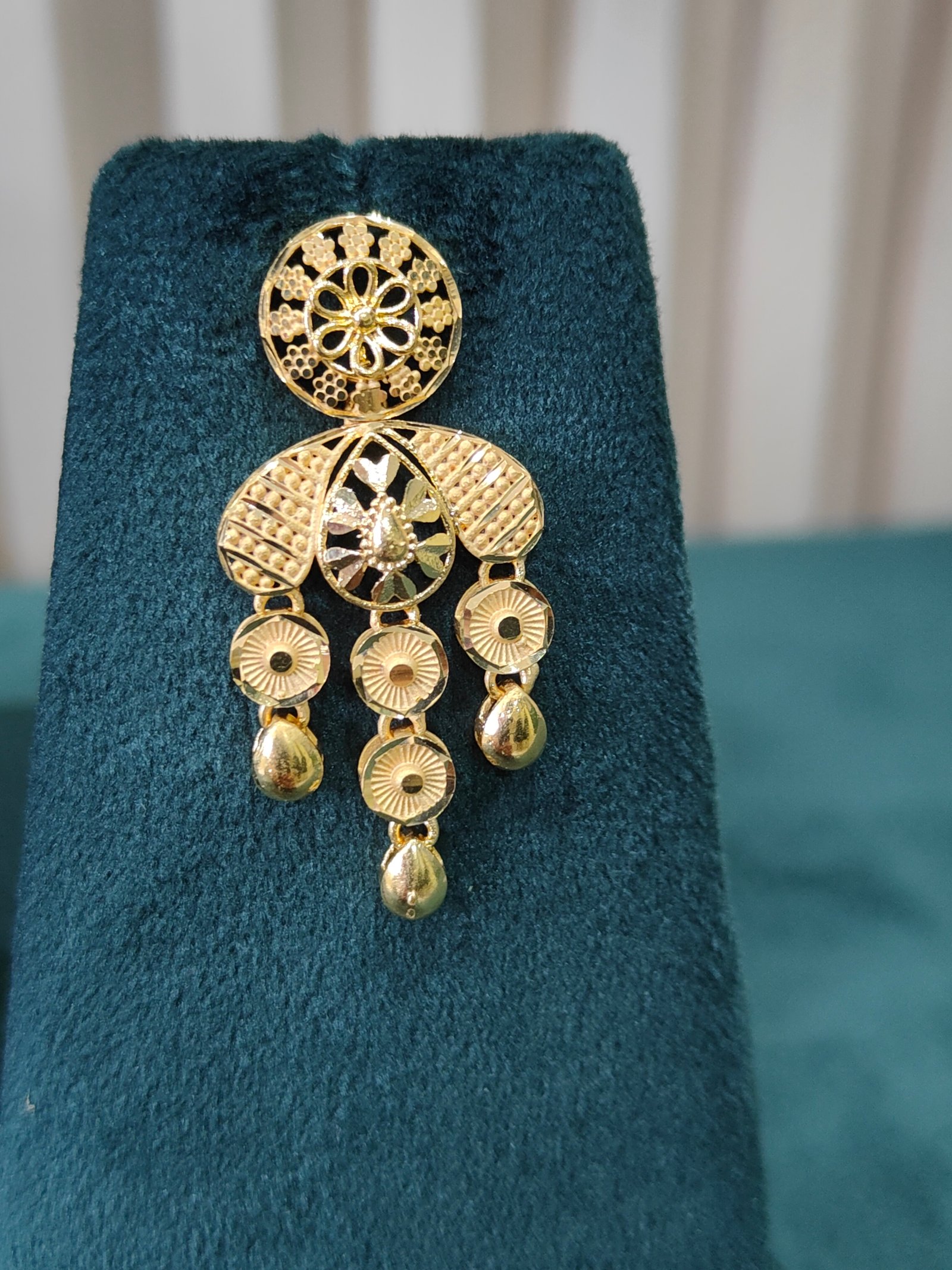 Mesmerising Disc Gold Necklace Set