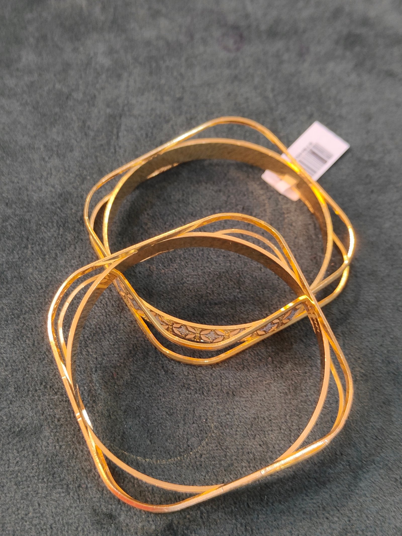 Lavish 2D Gold Rhombus Bangle