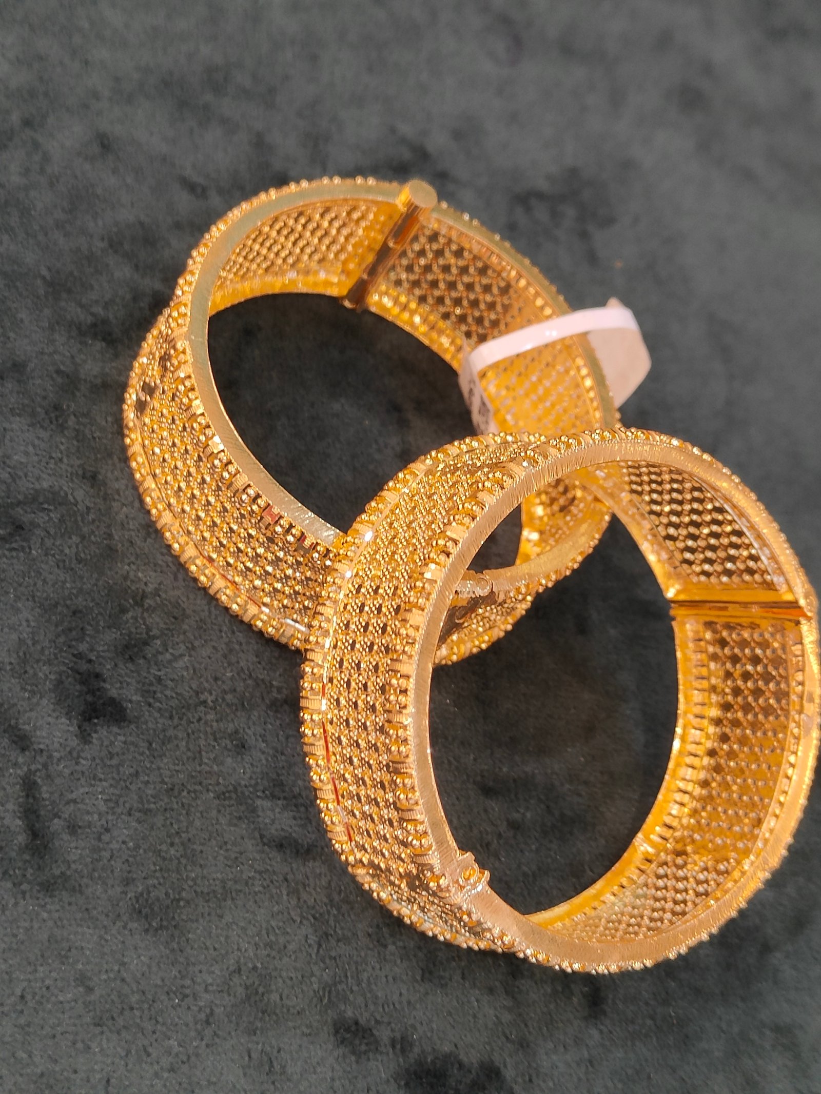 Jaalidaar Choor Gold Bangles