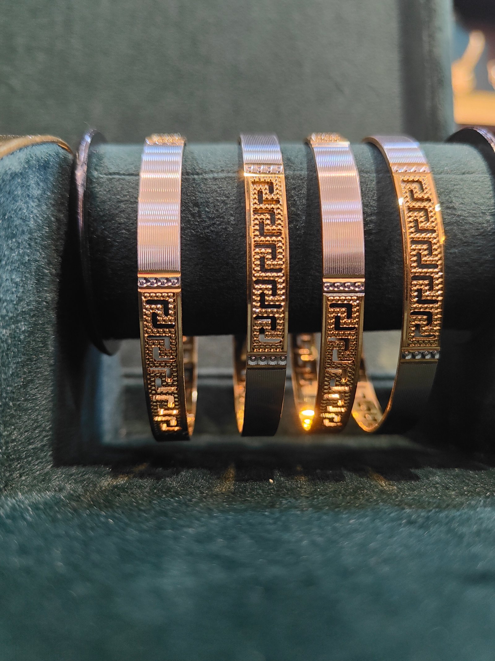 Cut Work Designer Gold Bangles