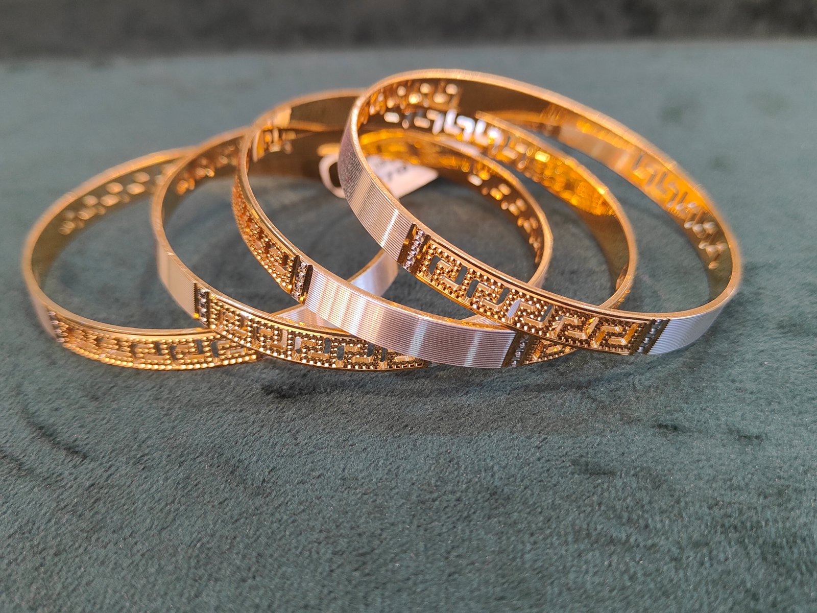 Cut Work Designer Gold Bangles