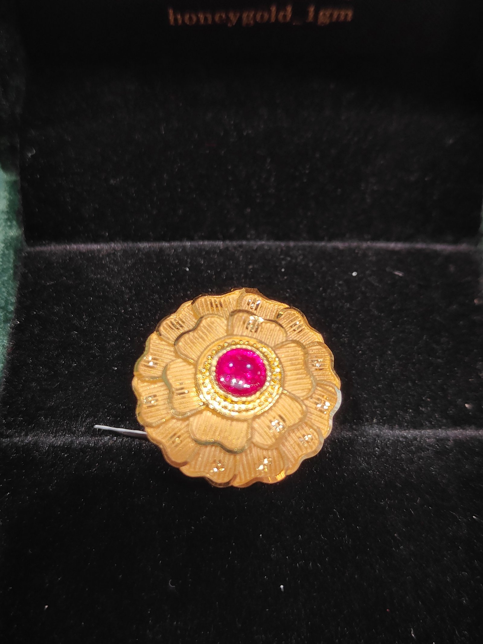 Flower Pattern Ruby Finger Ring