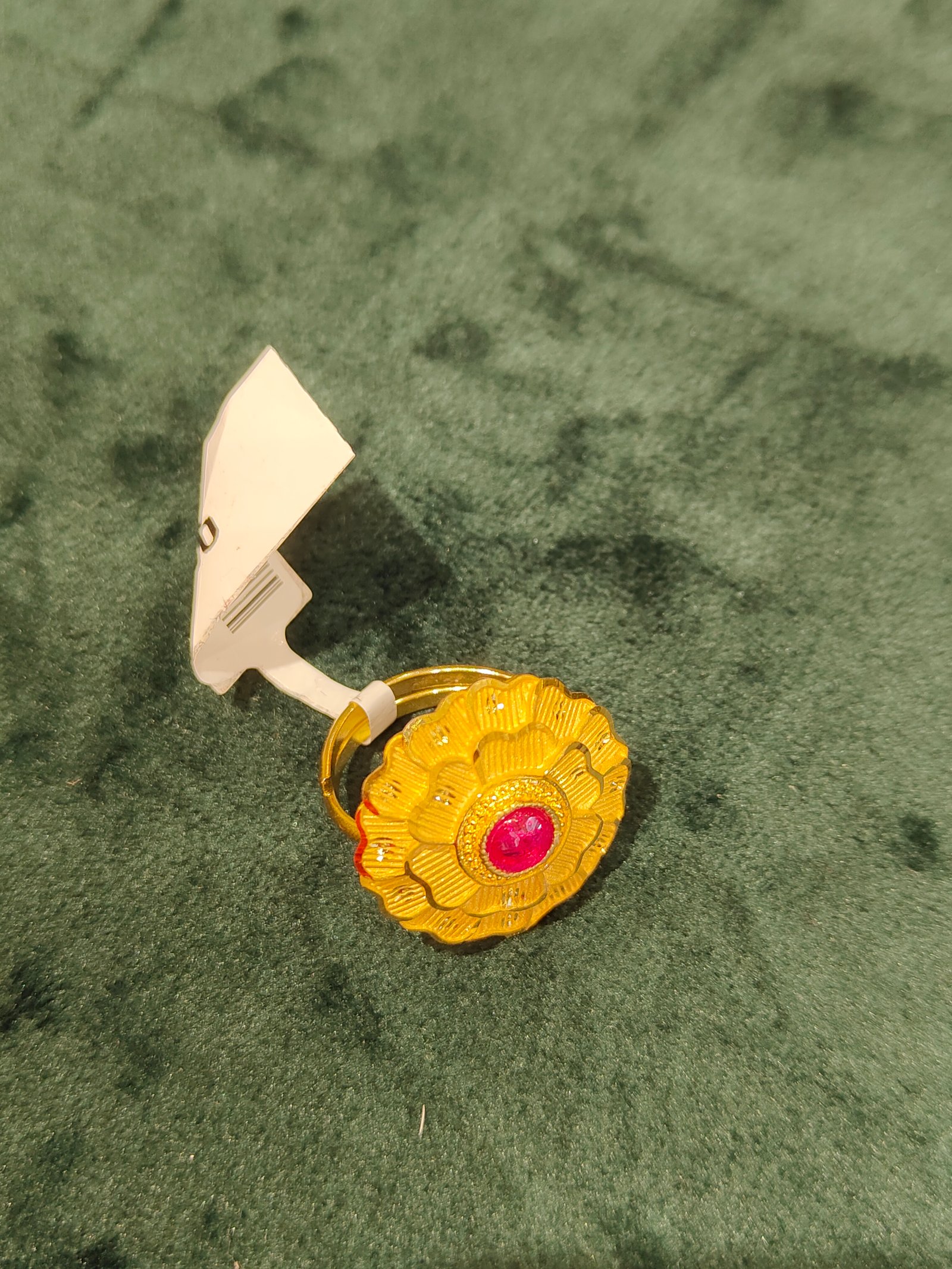 Flower Pattern Ruby Finger Ring