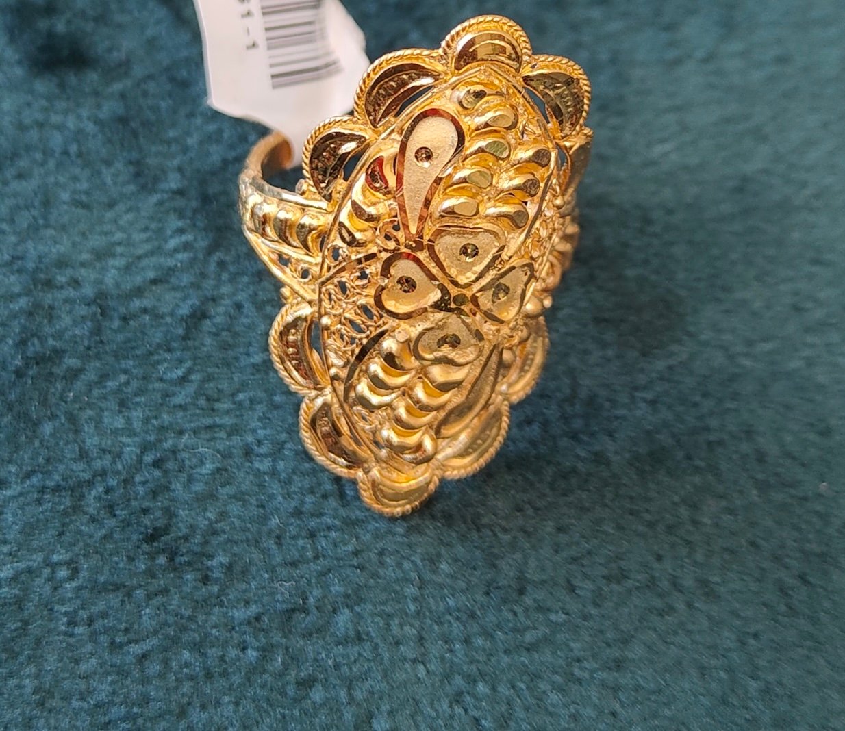 Antique Oval Gold Finger Ring