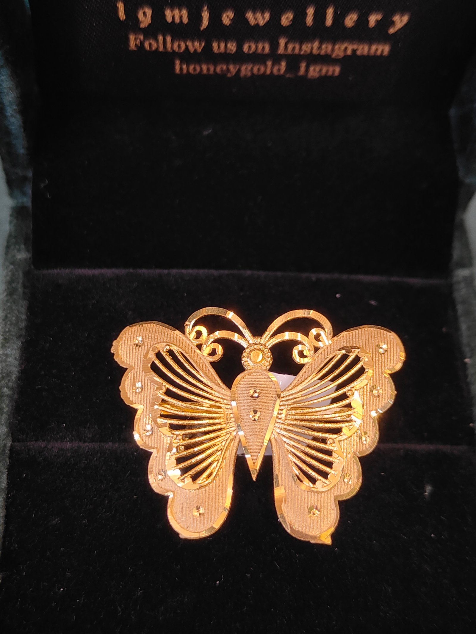 Grand Butterfly Finger Ring