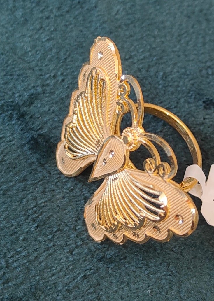 Grand Butterfly Finger Ring